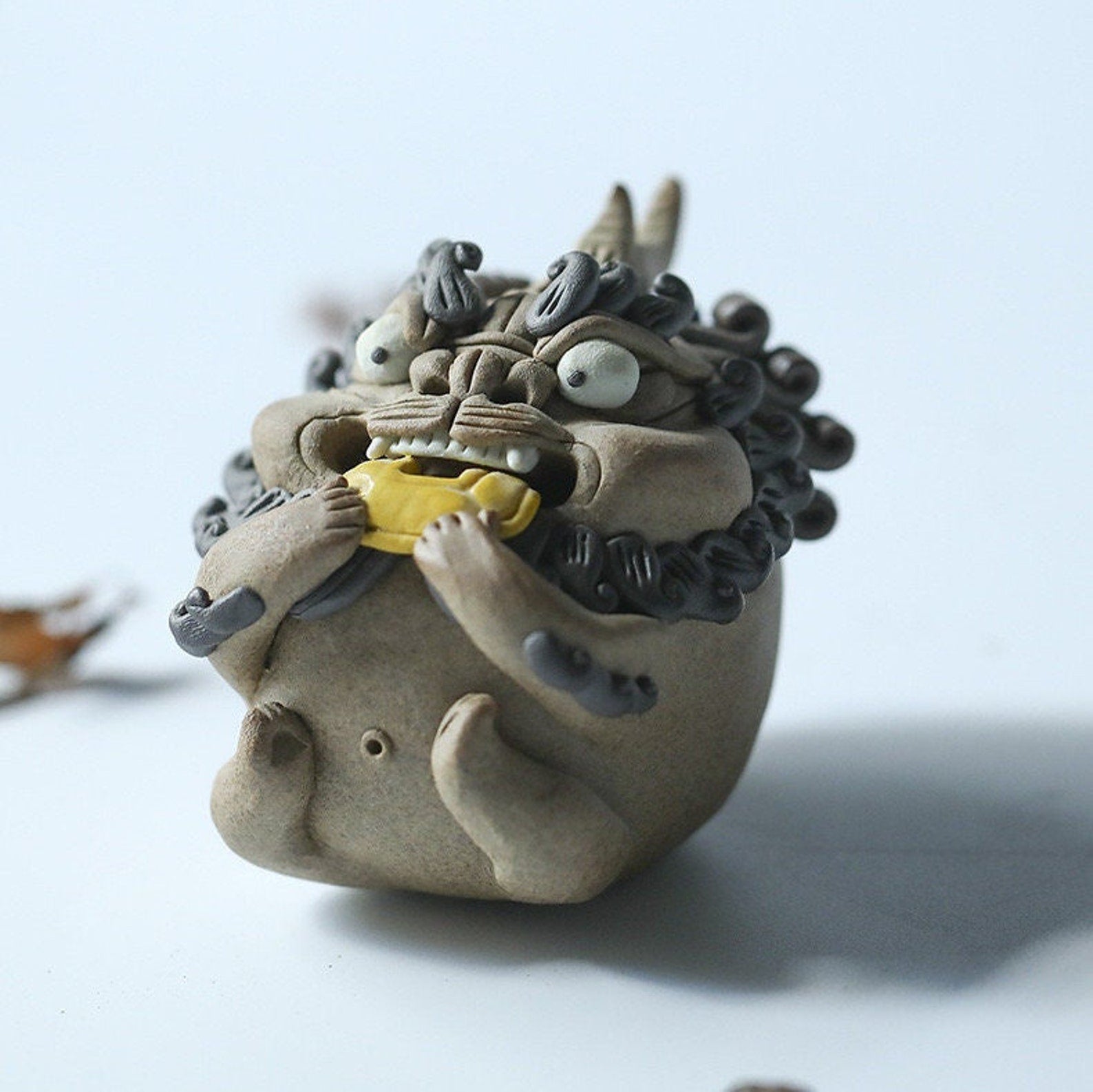 Artisan Handmade Wealth-Attracting Mythical Beast — Ceramic Tea Pet & Incense Burner