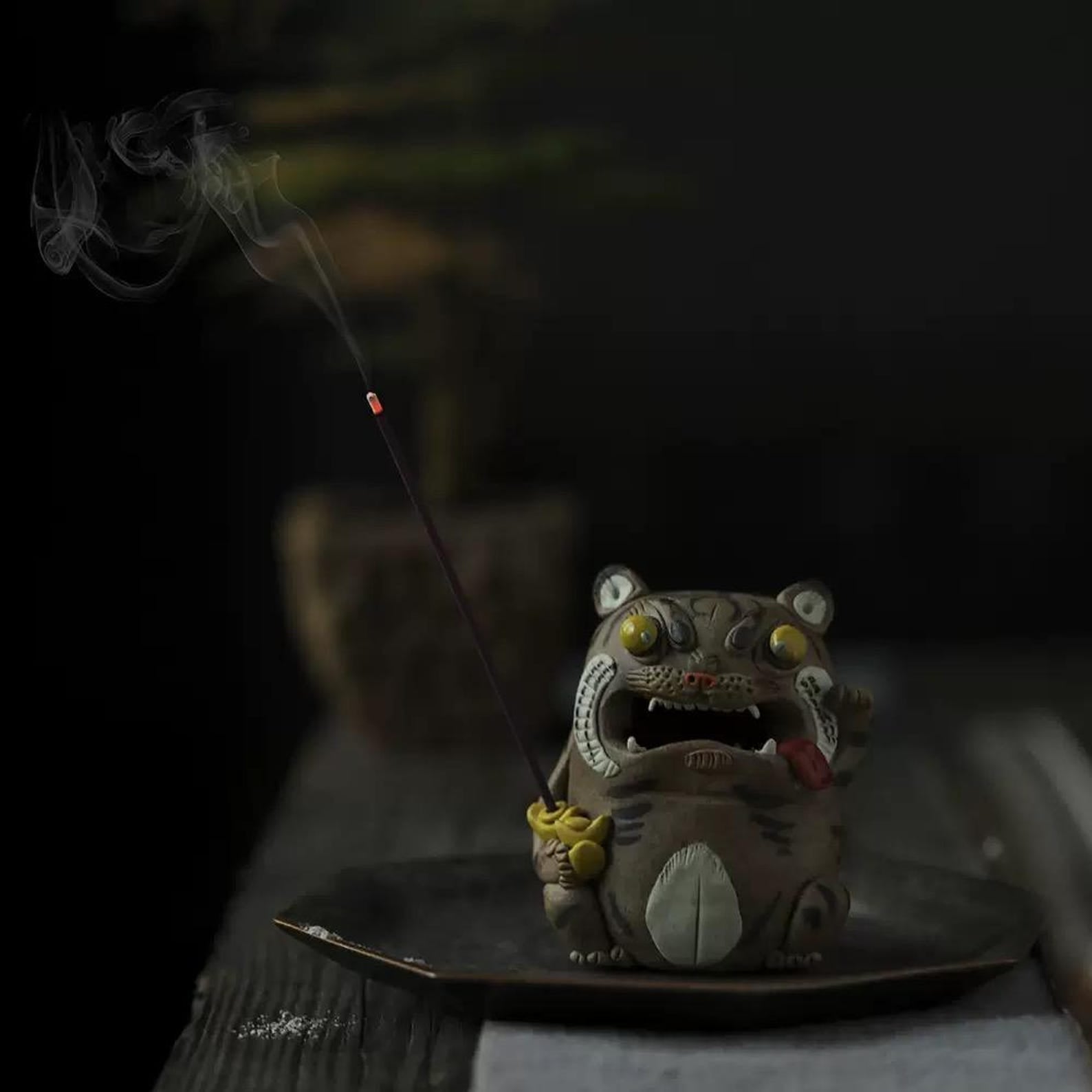 Artisan Handmade "Gluttonous Beast" Ceramic Incense Burner & Tea Pet — Expressive Clay Sculpture