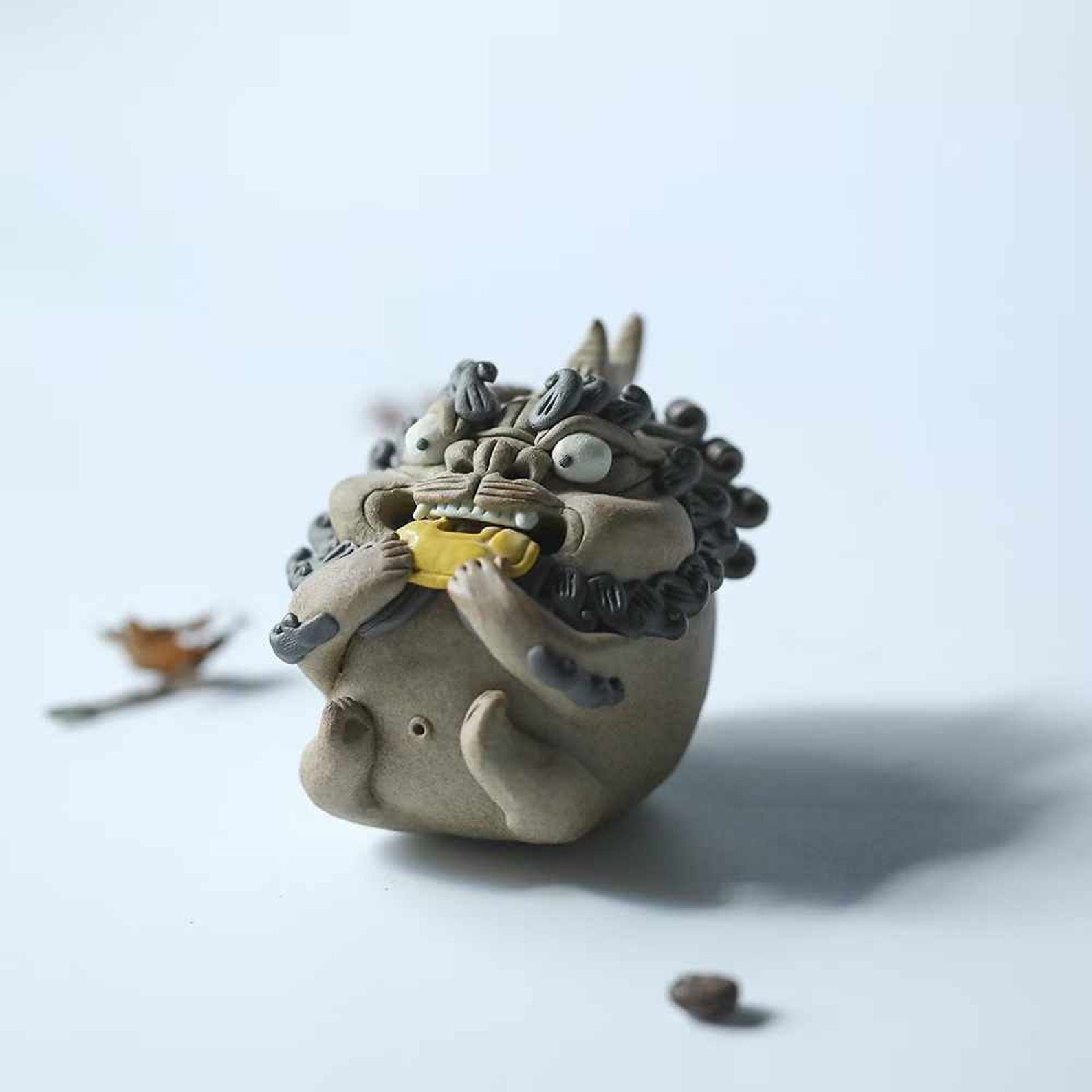 Artisan Handmade Wealth-Attracting Mythical Beast — Ceramic Tea Pet & Incense Burner