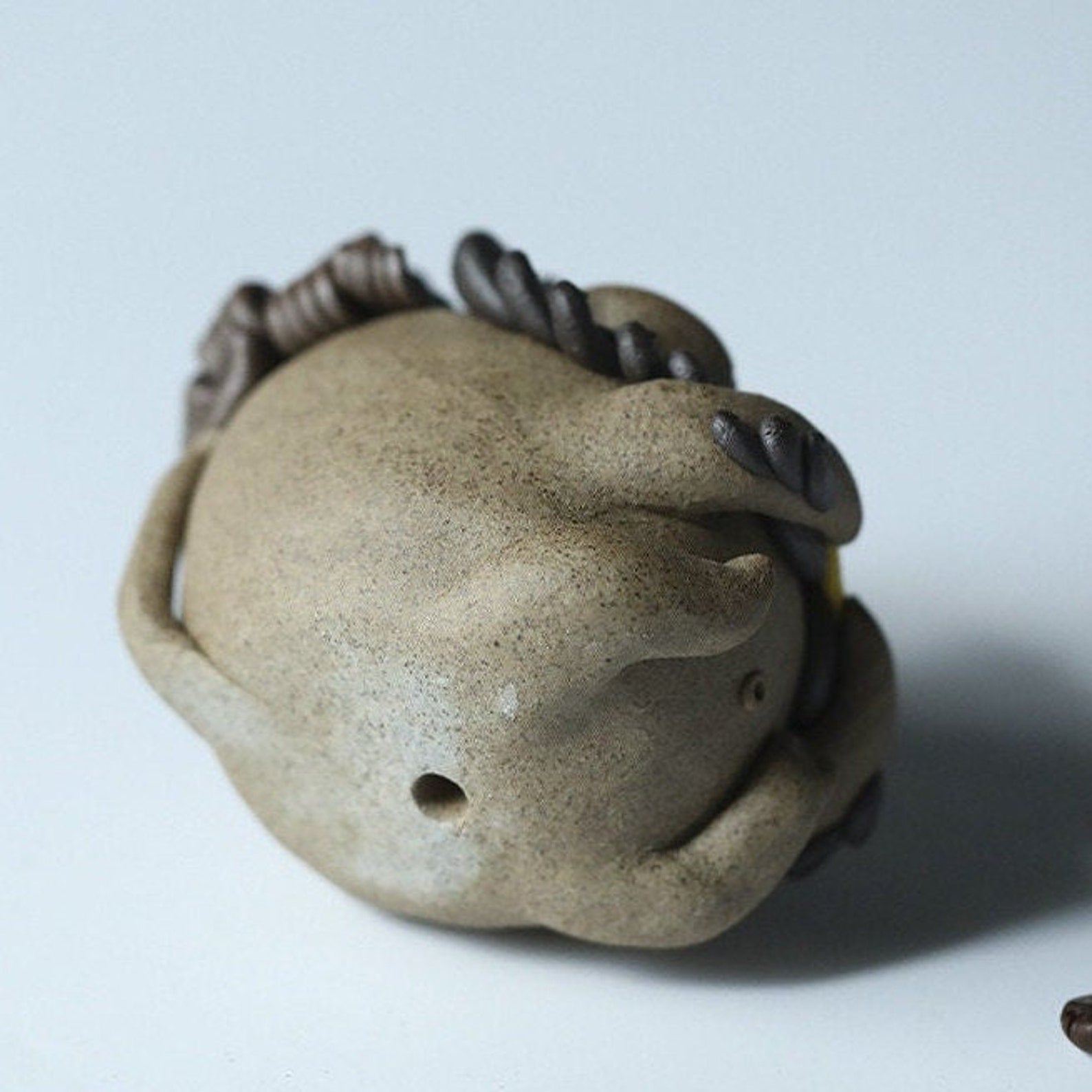 Artisan Handmade Wealth-Attracting Mythical Beast — Ceramic Tea Pet & Incense Burner
